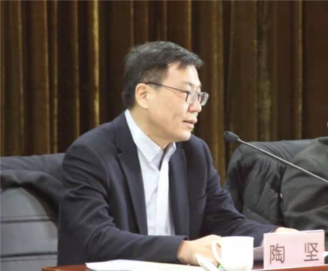 陶坚院长主持会议_副本 陶坚院长主持会议_副本