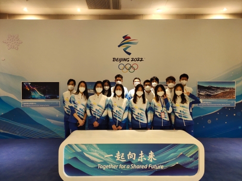 国关山地新闻中心志愿者合影 国关山地新闻中心志愿者合影