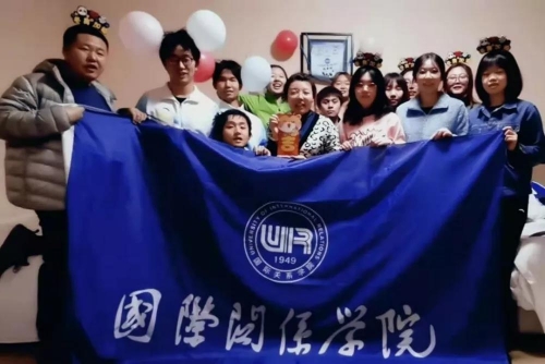 领队老师和全体志愿者春节合影 领队老师和全体志愿者春节合影