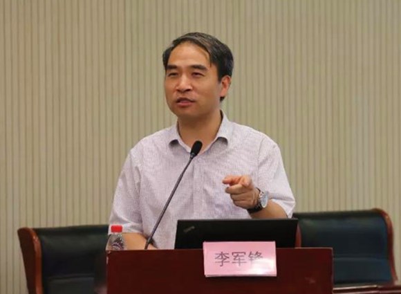 北京航空航天大学党委副书记李军锋为师生授课 北京航空航天大学党委副书记李军锋为师生授课