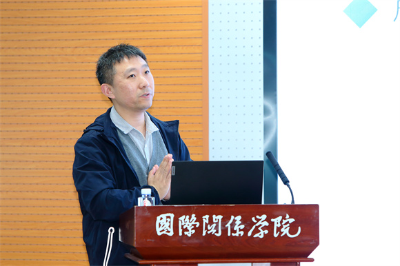 严行健副教授发言 严行健副教授发言