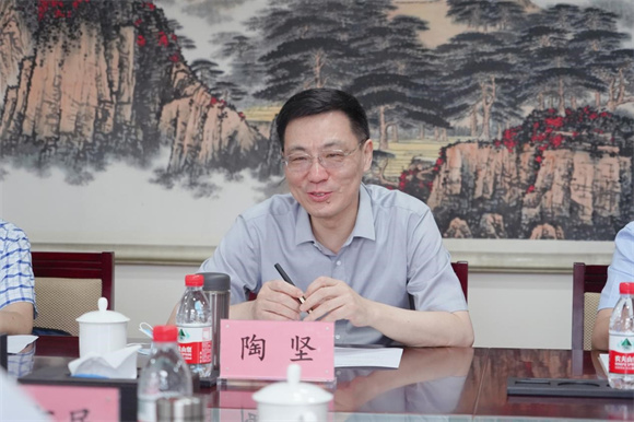 陶坚院长发表总结讲话 陶坚院长发表总结讲话