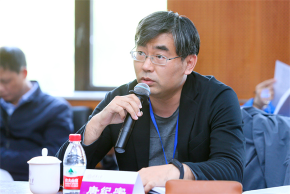 2在学术会议上进行发言 2在学术会议上进行发言
