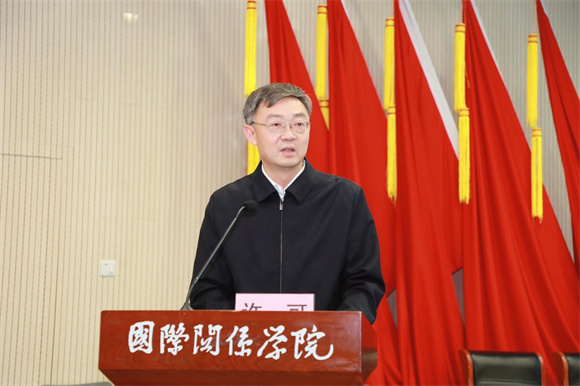副院长许可主持讲座并作总结讲话 副院长许可主持讲座并作总结讲话