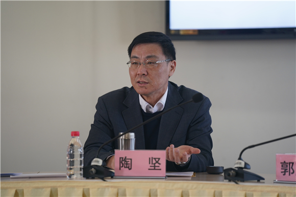 院长陶坚同志对各基层党组织开展主题教育情况进行点评 院长陶坚同志对各基层党组织开展主题教育情况进行点评