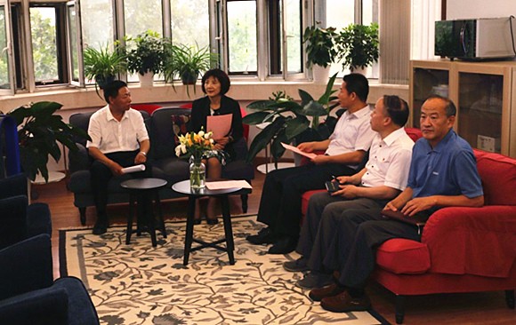 开云官方端网站登录入口领导与青龙桥街道领导座谈 开云官方端网站登录入口领导与青龙桥街道领导座谈